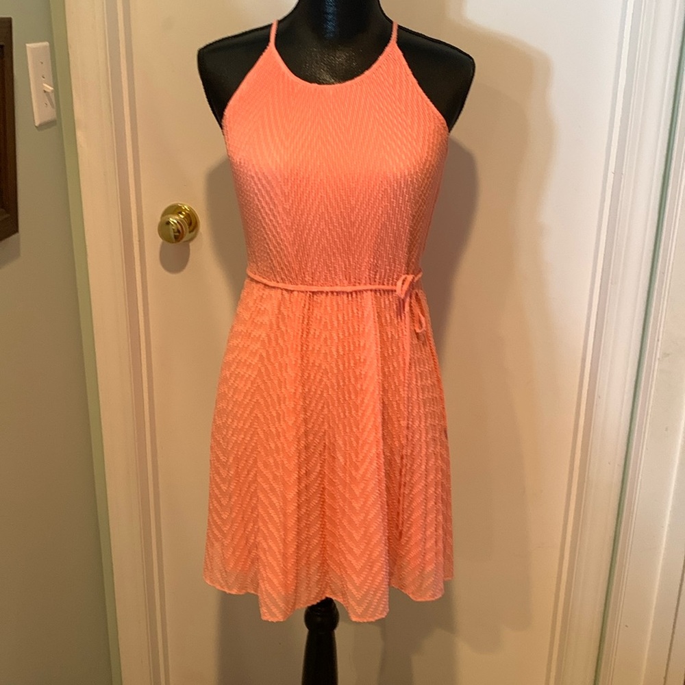 Pastel coral Elle pleated sleeveless midi dress with belt. EUC. Sz XS.